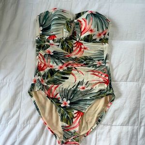 Strapless one piece swimsuit